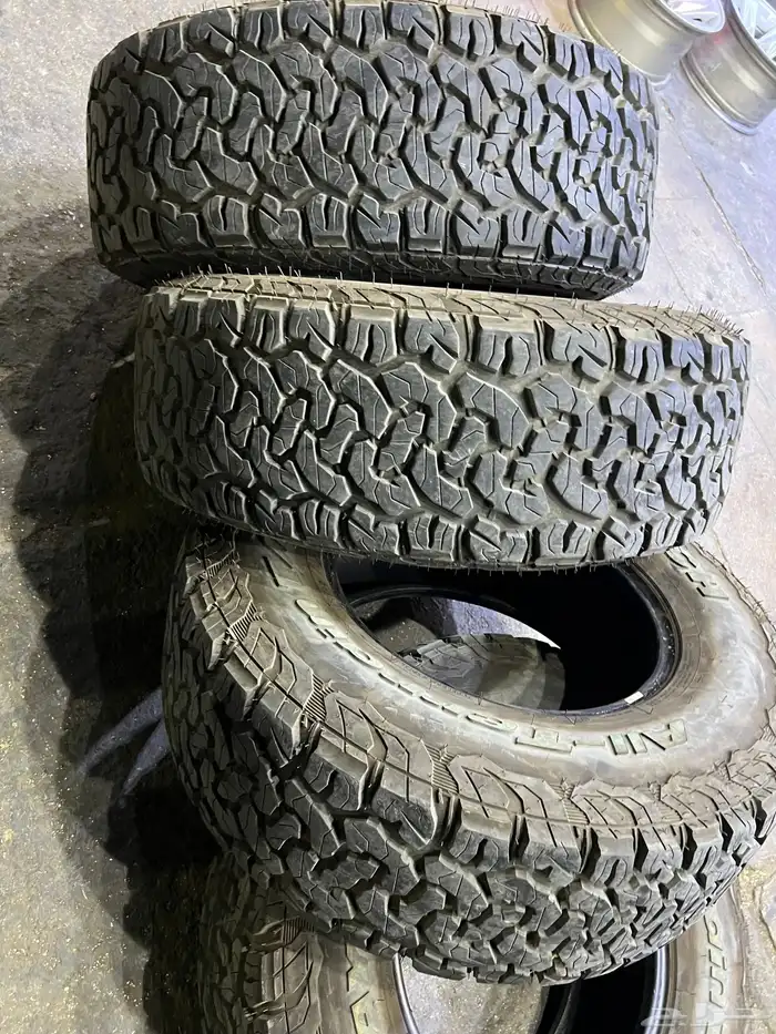 كفرات نص حجري بي واي رتش مقاس 285 70 17 10