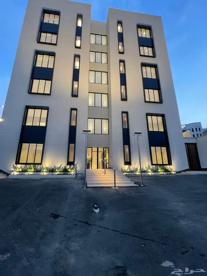 شقق ارضيه وعلويه تبداء من 490 الف ح الروضه قرب المطار 3