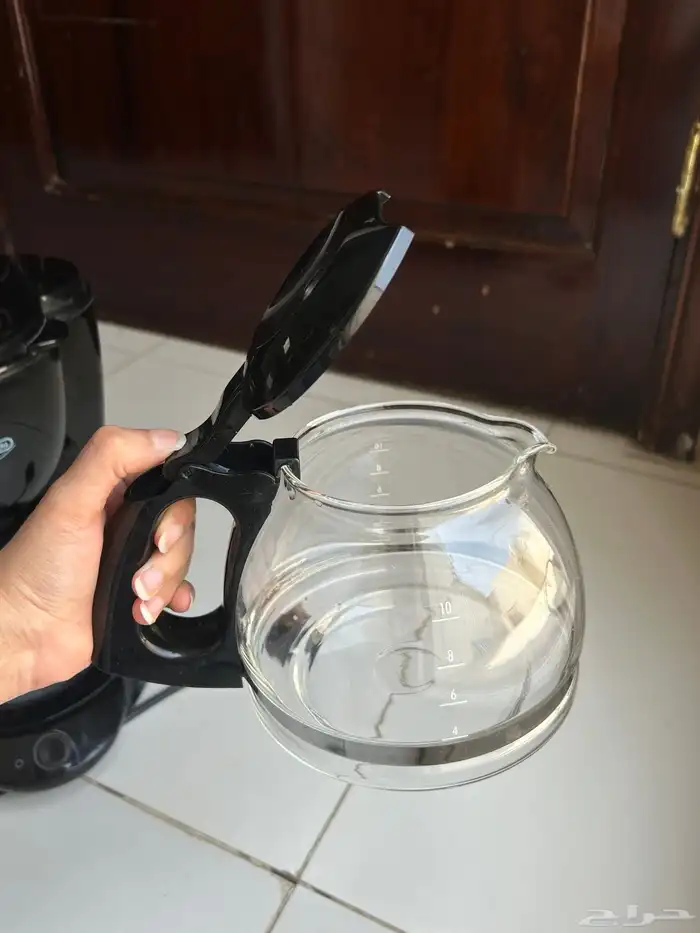 آلة قهوة delonghi نظيفه بحالة جيده 2