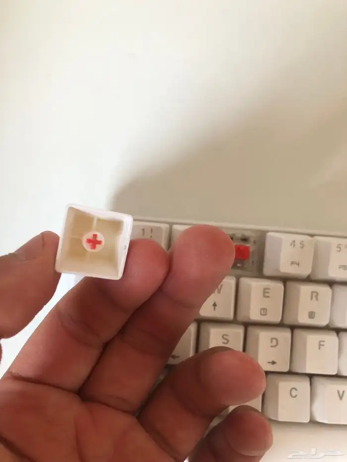 كيبورد k66 سوتش 3 مكسور بس يشتغل والباقي سليم 2