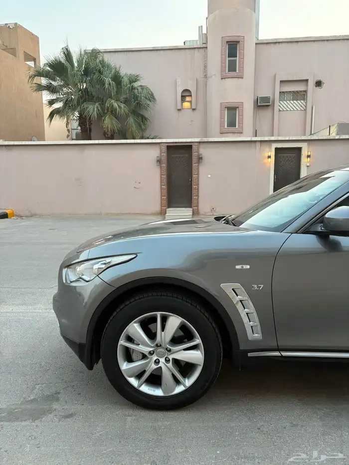 انفنتي QX70 4