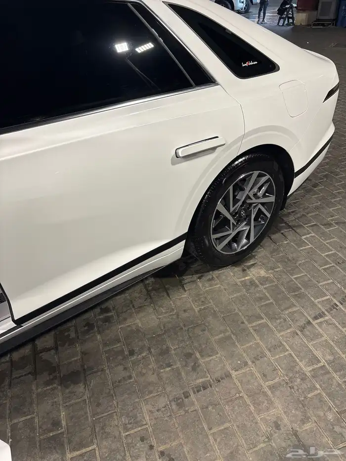 للبيع - ازيرا كلاسيك 2024 3