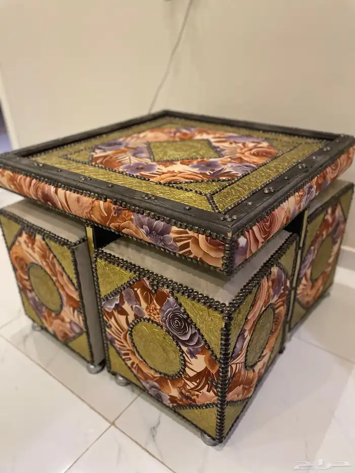 طاولة انتيك 1