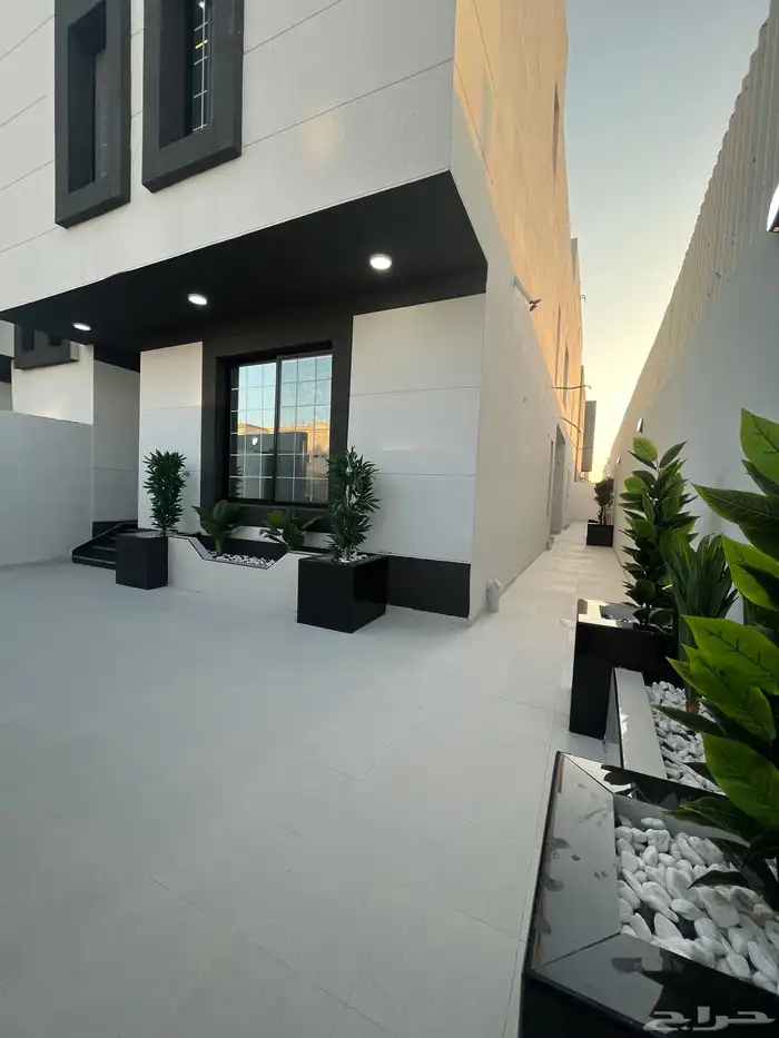 شقق دور ارضى وعلوى للبيع بحى البوادى 0