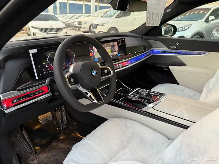 بي ام735iBNW2026فل Sky LONG(بنزين)6سلندر 7