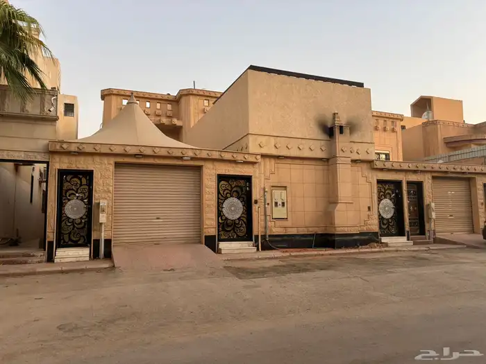 فيلا للبيع حي المونسيه دورين منفصله مع شقة 0