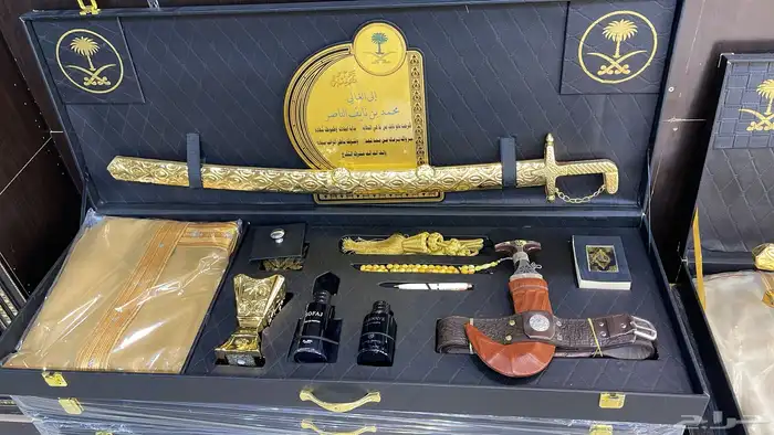 هدايا رجالية تخرج ترقية تقاعد زواج بشوت سيوف دروع 9