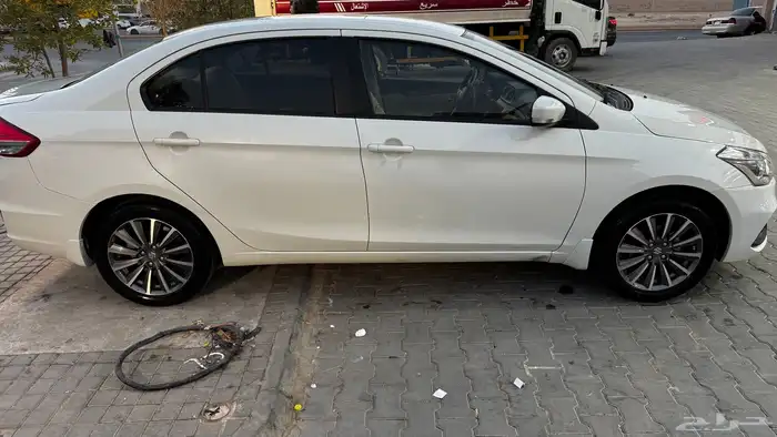 سوزوكي سياز 2023 4