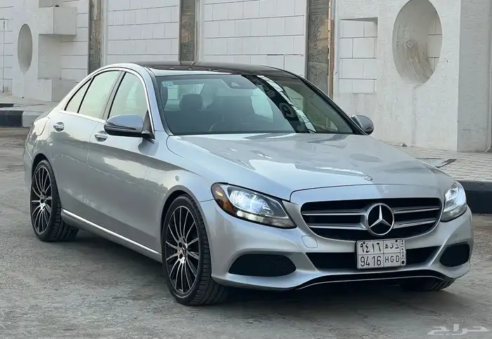 مرسيدس C300 2017 (بحالة ممتازة) 4
