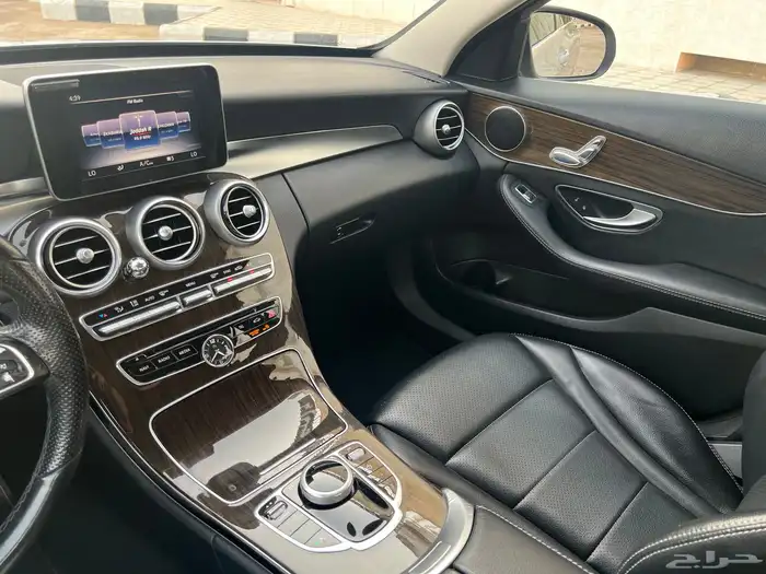 مرسيدس C300 2017 (بحالة ممتازة) 15