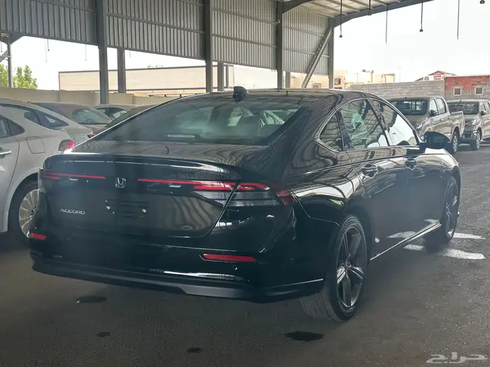 هوندا اكورد نص فل EX اللون اسود موديل 2025 23