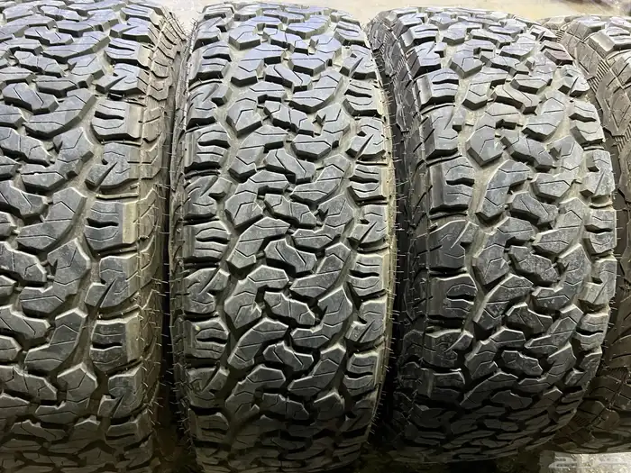 كفرات نص حجري بي واي رتش مقاس 285 70 17 13