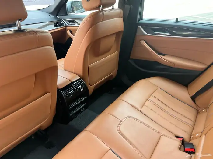 بي ام دبليو 520 2022 11