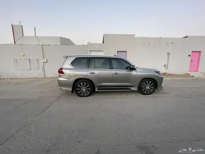 LX570 -2018 15