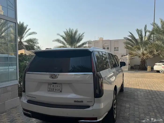 للبيع اسكاليد بلاتنيوم 2022 2