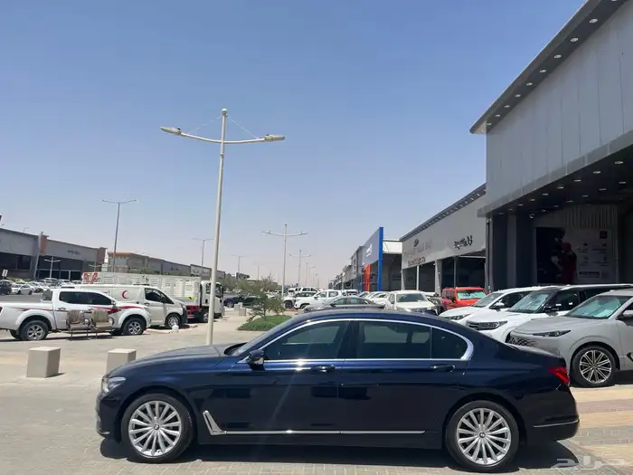 بي ام دبليو 740 الناغي مخزنه 2016 8