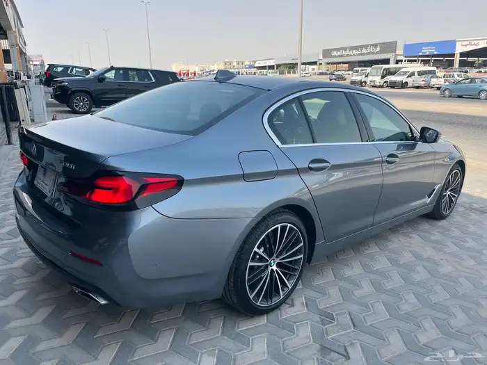 بي ام دبليو 520 2022 2