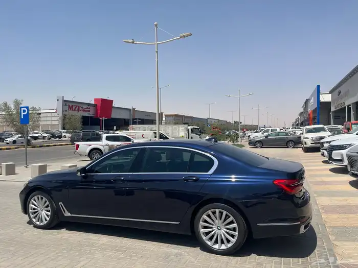 بي ام دبليو 740 الناغي مخزنه 2016 7