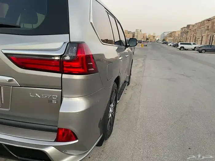 LX570 -2018 14