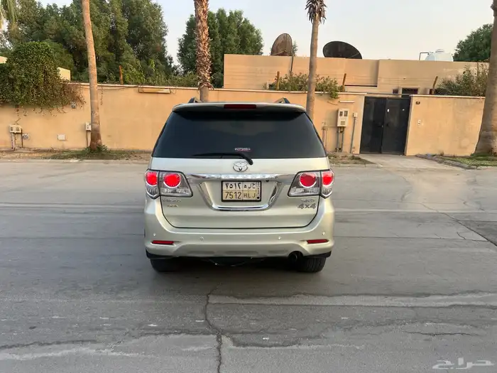 فورشنر فورتشنر 2012 Toyota Fortuner فل كامل V6 دبل دفلوك 2