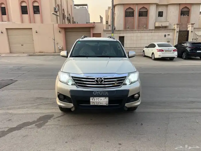 فورشنر فورتشنر 2012 Toyota Fortuner فل كامل V6 دبل دفلوك 0