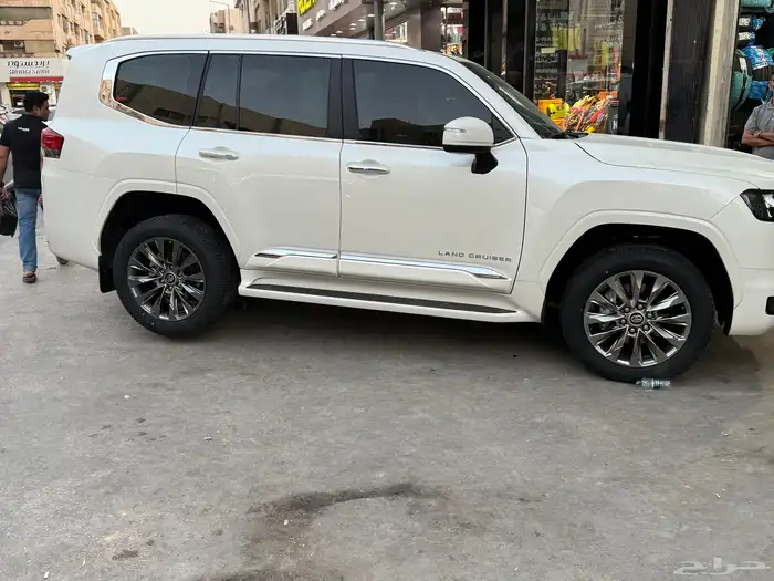 خطوط في مركز ابو حمد لترهيم السيارات 4