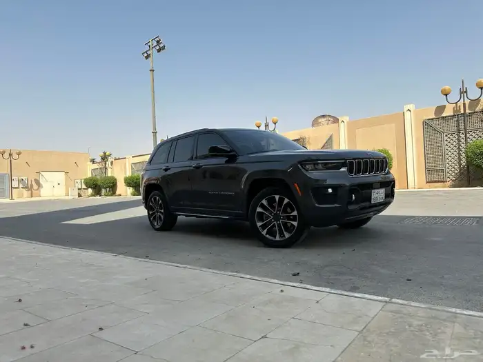 جيب قراند شروكي أوفر لاند 2023 - Grand Cherokee Overleand 42