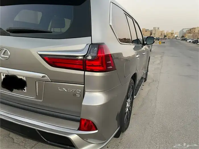 LX570 -2018 7