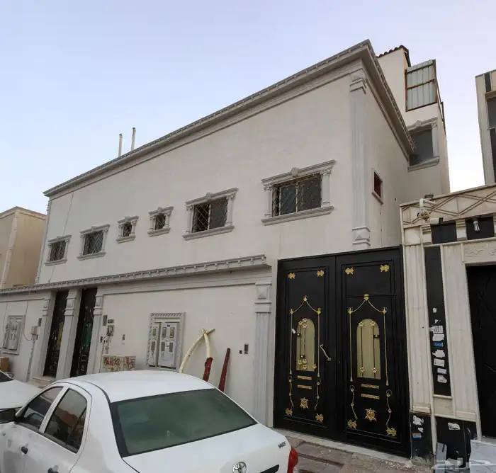 للبيع فلتين بالعزيزية أدوار مفصولة بصك واحد 0