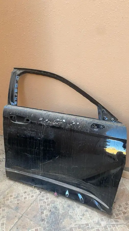 باب تورس 2022 فيه ضربه. باب مفرغ تورس لون اسود 2