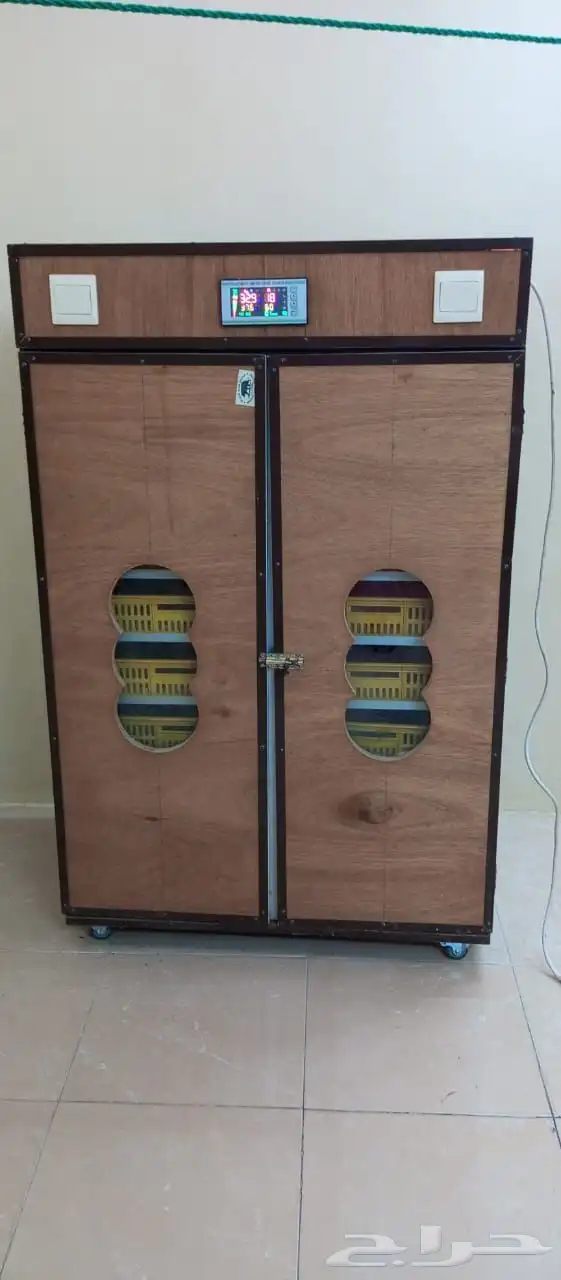 فقاسة أوتوماتيك 0