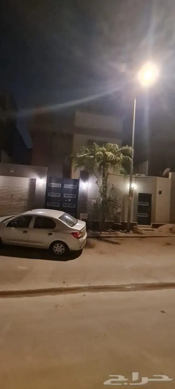 فله ايجار حي الندى ب130الف سنوي 0