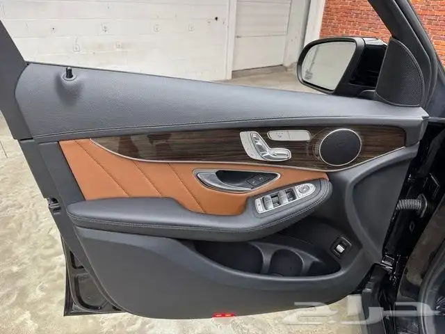 2022 مرسيدس GLC300 كووب بسعر 198 الف ريال 11