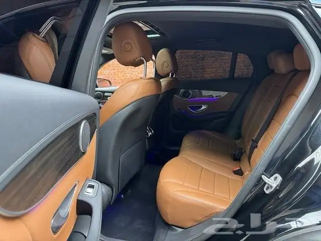 2022 مرسيدس GLC300 كووب بسعر 198 الف ريال 9