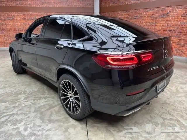 2022 مرسيدس GLC300 كووب بسعر 198 الف ريال 3