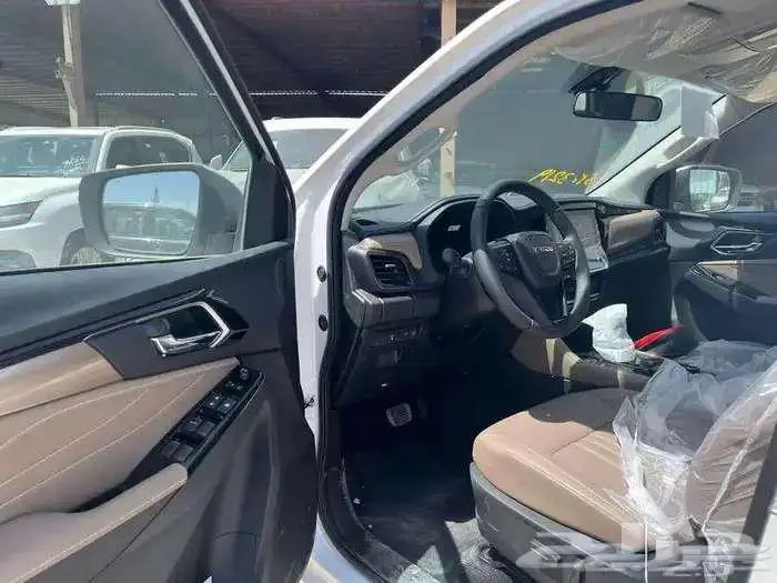 ايسوزو MUX فل كامل ديزل 2025 نقد وتقسيط 5