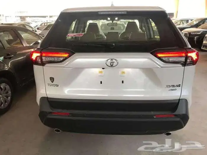 تويوتا راف فور بنزين LE استاندر دبل 2025 3