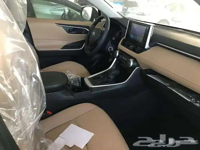 تويوتا راف فور بنزين LE استاندر دبل 2025 8