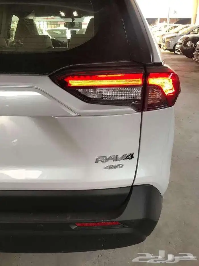 تويوتا راف فور بنزين LE استاندر دبل 2025 4