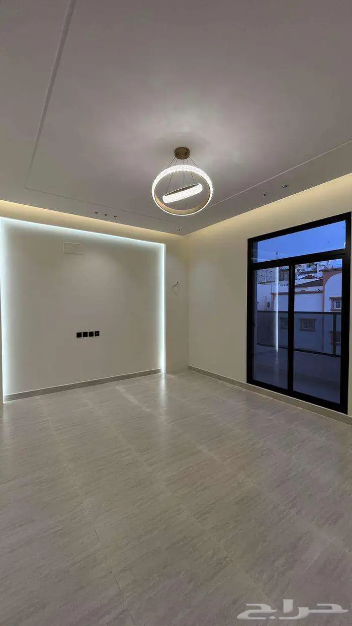 شقق علويه بدرج داخلي للسطح الخاص 2