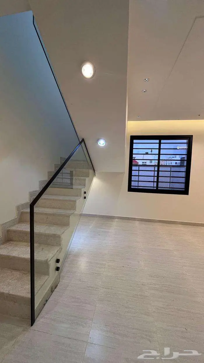 شقق علويه بدرج داخلي للسطح الخاص 7