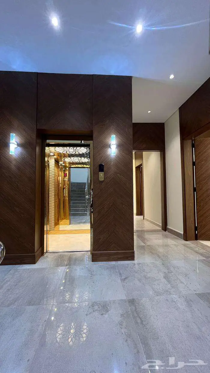 شقق علويه بدرج داخلي للسطح الخاص 11