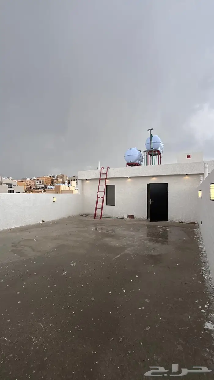 شقق علويه بدرج داخلي للسطح الخاص 9