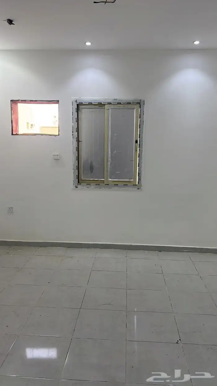 شقه عزاب بحي الرياض 4 غرف تواصل ( واتس اب ) 1