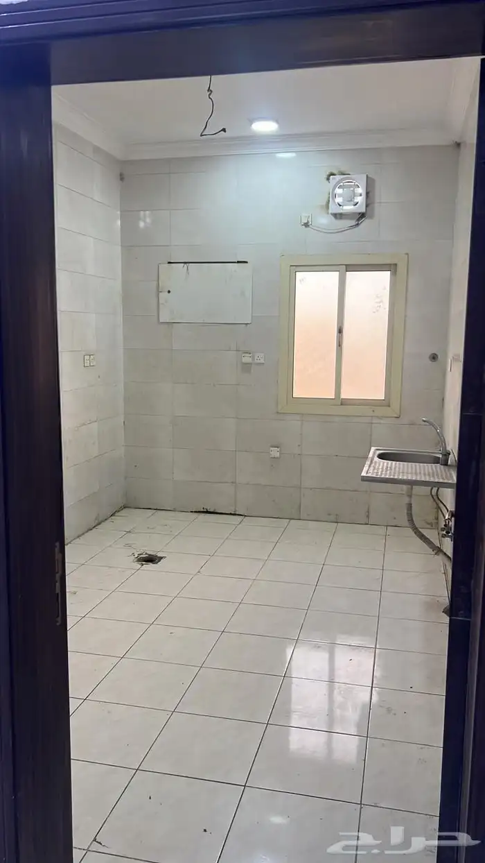 شقه عزاب بحي الرياض 4 غرف تواصل ( واتس اب ) 3