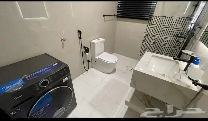 شقة مفروشة فاخرة للايجار الشهري بحي النهضة 4