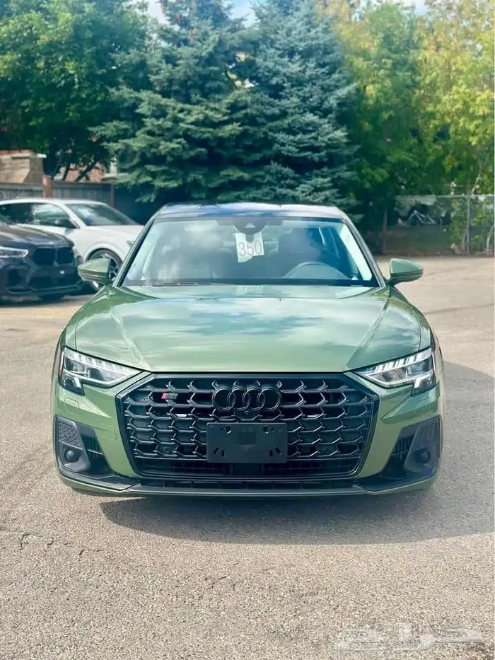 للبيع اودي S8 موديل 2022 لون خرافي وارد كندا 2