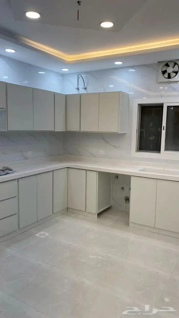 مطبخ وغرفة نوم في عندنا كمان نجار وتركيب ونقل اثار بيت 5