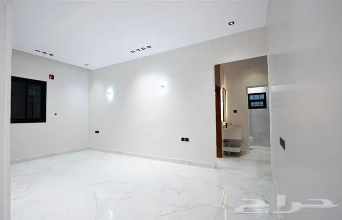 فيلا فاخرة للبيع حي الرمال 8