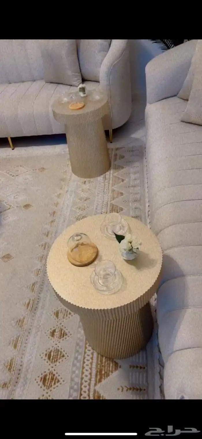 طاولات للبيع 2